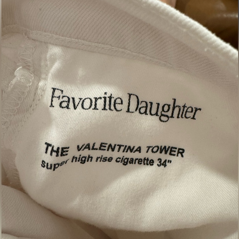 Favorite daughter the Valentina tower - Picture 6 of 7